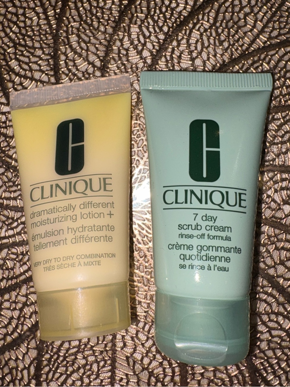 New! Clinique Dramatically Different Lotion + Mini 7 Day Scrub Cream Duo